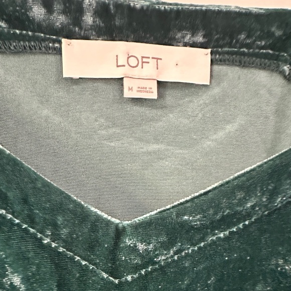 LOFT Emerald Velvet green Blouse size M puff sleeve fairy - Picture 4 of 11